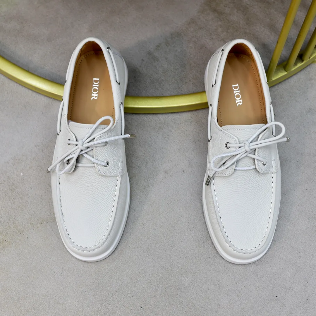 Ex-factory price: 540🙅‍♂️🙅‍♂️🙅‍♂️ Brand: Dior DIOR Standard code: Men's code 38/44 (45 can be customized) Grade: Same as the official website Material: Original cowhide stitching, cowhide lining, original TPU wear-resistant soft outsole Style categories: Leisure and sports version, footwear for driving, young fashion, European and American trends, British style Color: actual picture color